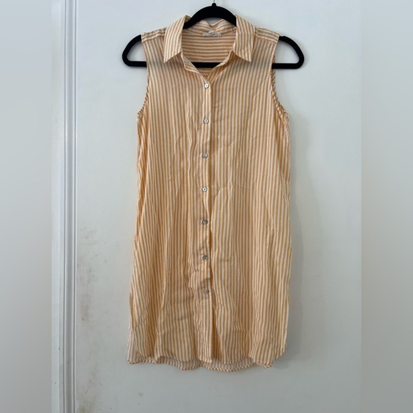 Jane and Delancey Tops - Jane and Delancy long sleeveless tunic size S (K108)